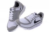 Nike耐克赤足跑鞋 2011新款5.0网面白黑 男